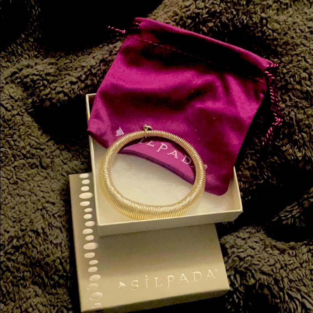 Silpada stretch bracelet sparkle bracelet.